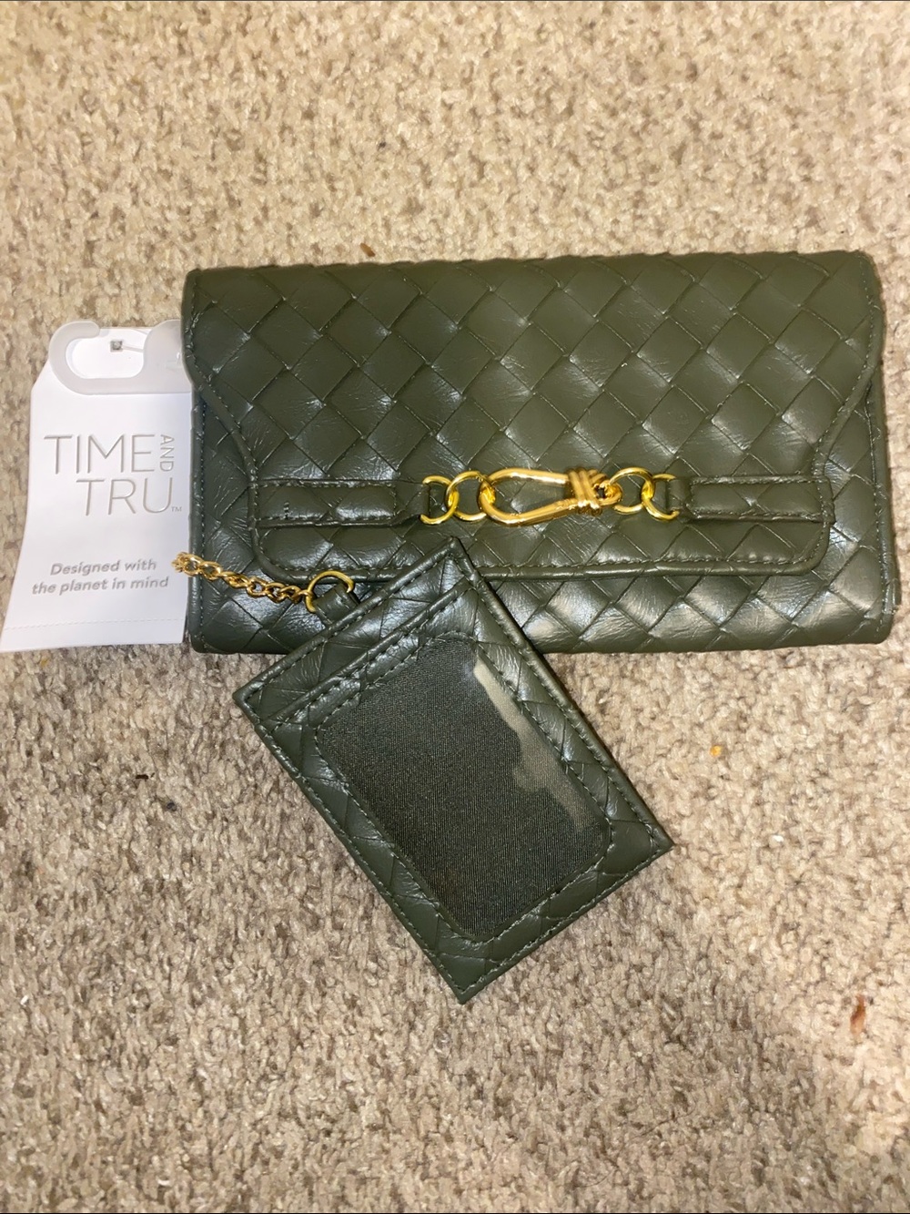 Time and Tru Olive Quilted Wallet with Gold Hardware and Card Holder